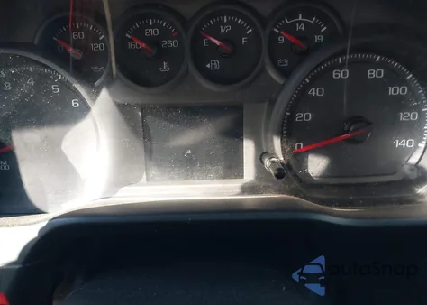 2020 Chevrolet Silverado 1500 2Wd Short Bed Custom z USA, uszkodzony, nr VIN 1GCPWBEK9LZ349774